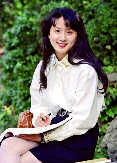 Kim Hee-ae in University looking like a sweetheart