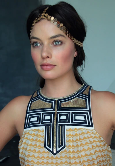 Margot Robbie with Cleopatra hairdo