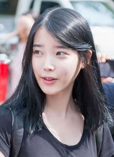 IU with natural black hair on the streets